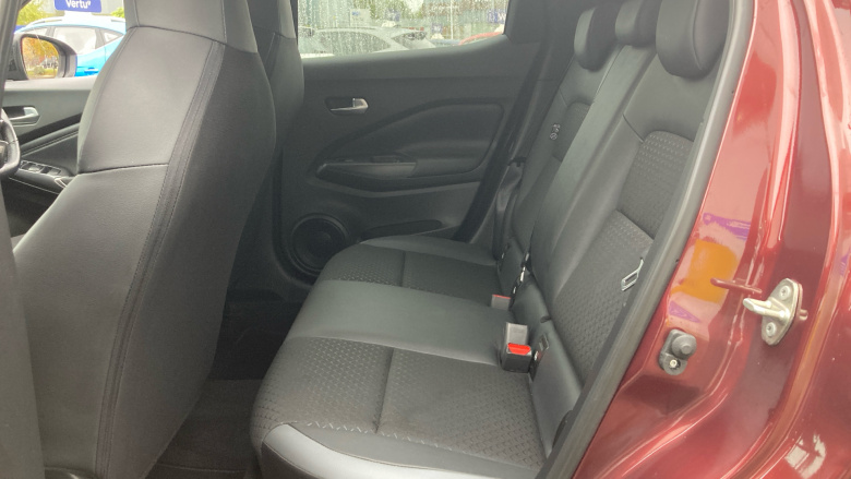 Nissan Juke 1.0 DiG-T 114 N-Connecta 5dr DCT Petrol Hatchback